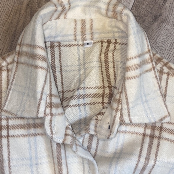 NWOT khaki cream plaid shacket - Picture 5 of 10